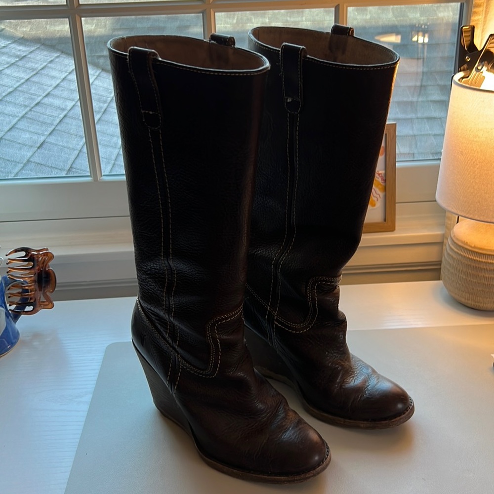Frye Carolina Campus wedge - size 8